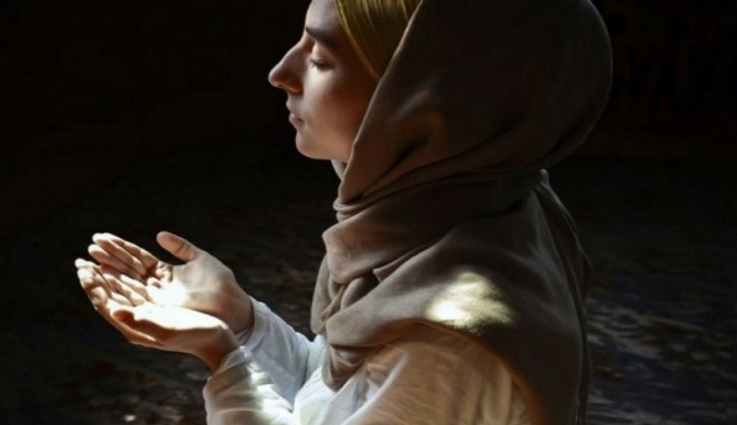 4 Ciri Istri Ahli Surga yang Patut Dicontoh