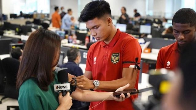 Pemain Timnas Indonesia U-20 Kenakan Pita Hitam