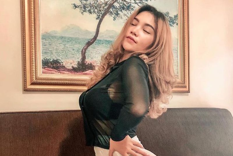 Essa Duo Gobas Pakai Baju dan Rok, Netizen: Nice G-String