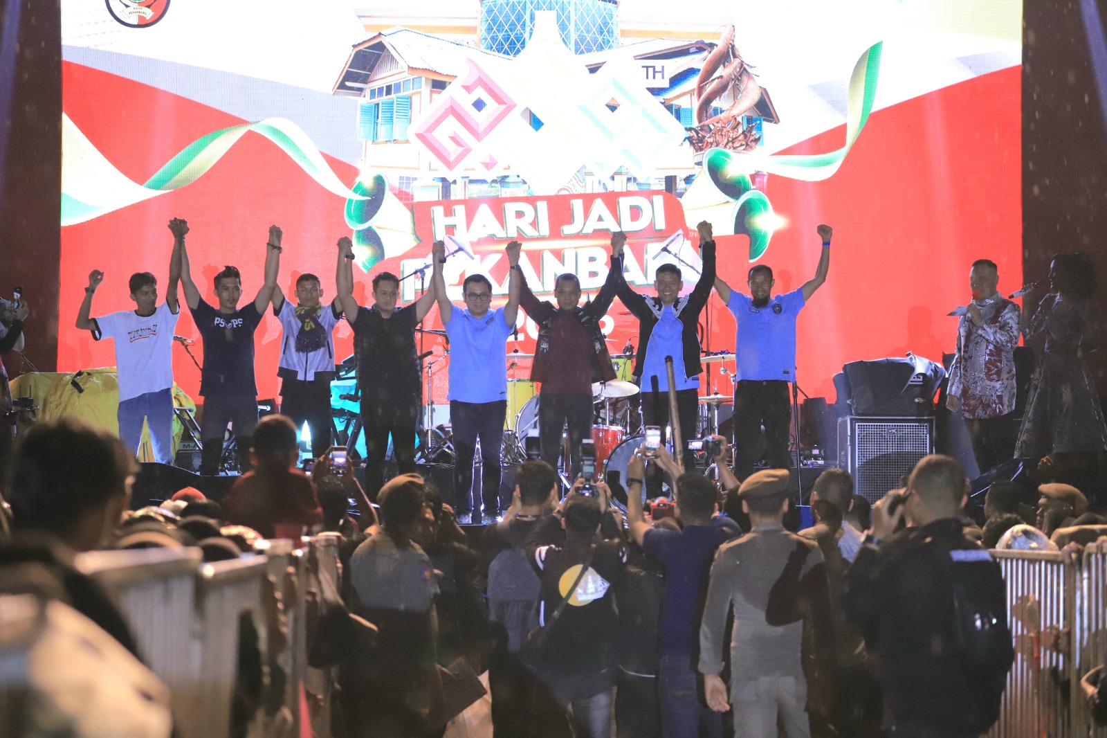 Band Wali Pukau Penonton, Muflihun Kenalkan Pemilik PSPS di HUT Pekanbaru