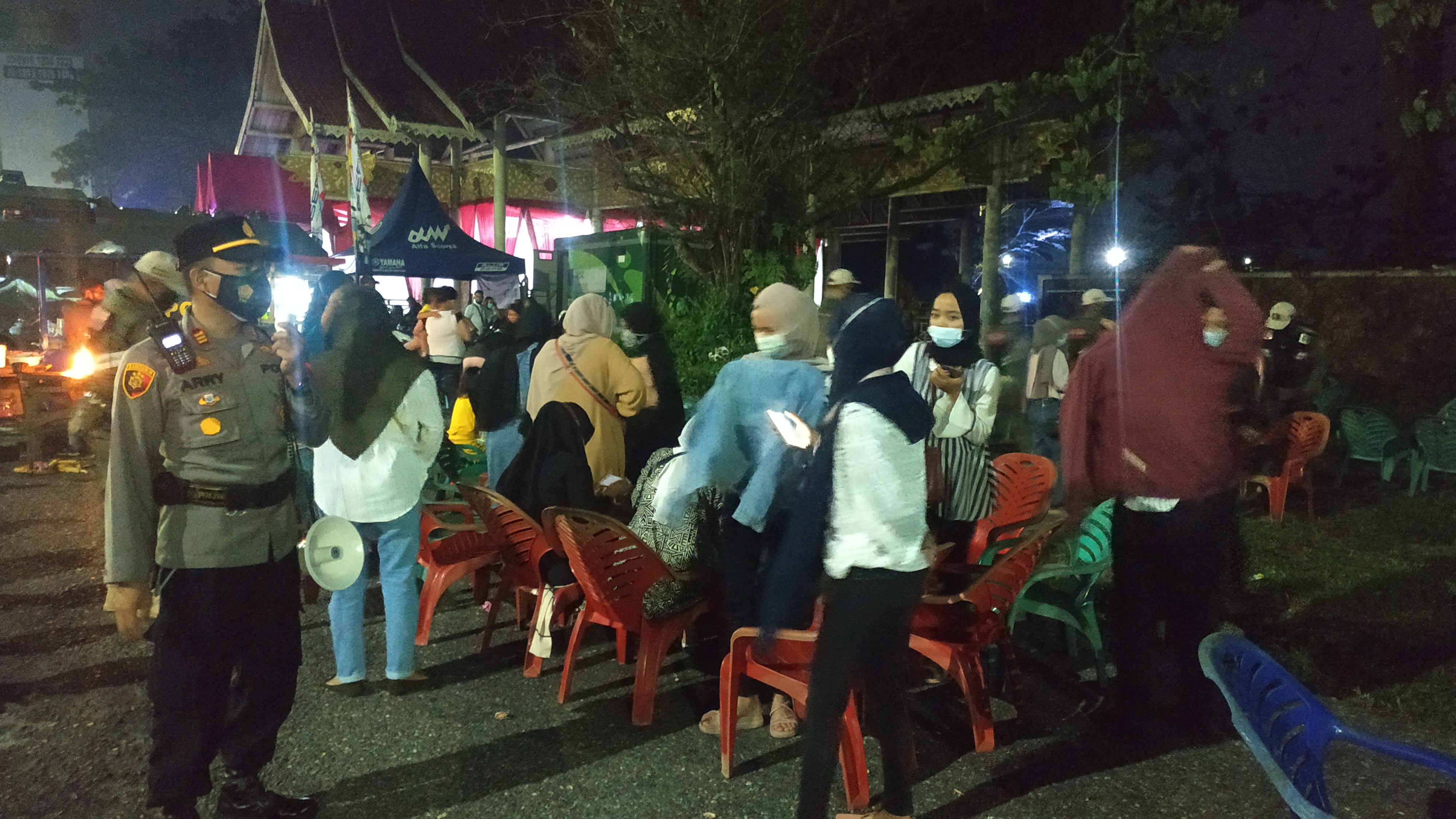 Menjelang Detik-Detik Pergantian Tahun, Polisi Mulai Bubarkan Kerumunan