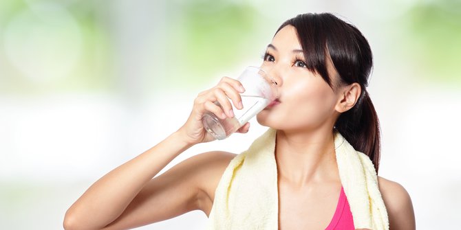 Berikut 6 Minuman yang Cocok Dikonsumsi Setelah Berolahraga untuk Mencegah Dehidrasi