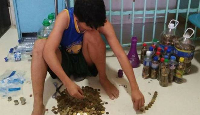 Mengharukan, Ayah Kumpulkan Uang Koin demi Obati Putrinya