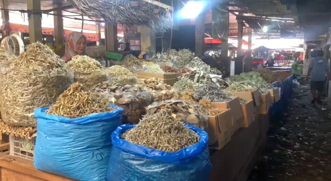 Harga Ikan Kering di Pasar Selasa Panam Naik Drastis hingga Rp20.000 per Kg