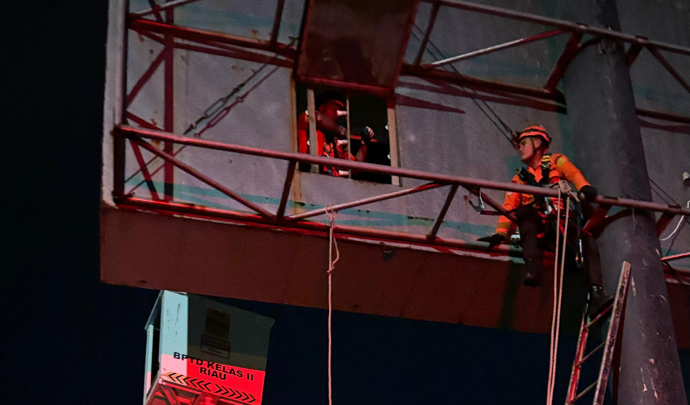 Polisi Selidiki Penyebab Kematian Pekerja dalam Neon Box di Pekanbaru