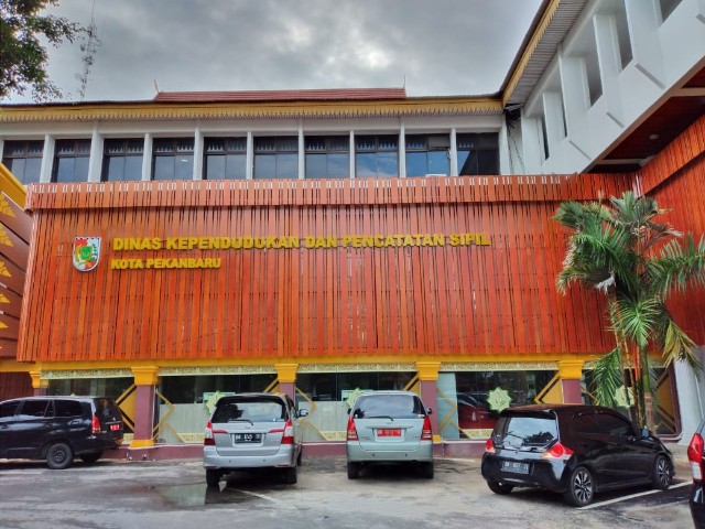 Disdukcapil Pekanbaru Berencana Hapus Denda Akta Kelahiran