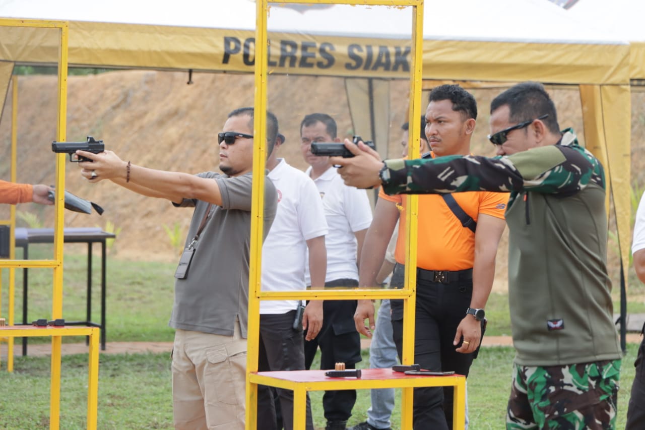Kapolres Siak AKBP Asep Sujarwadi Nembak Bersama KPU dan Bawaslu