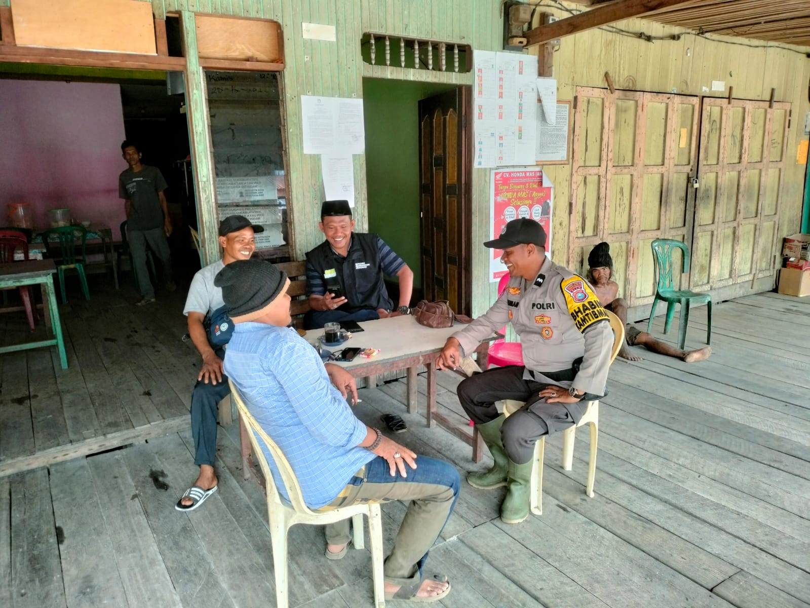 Babinkamtibmas Desa Sungai Junjangan Polsek Batang Tuaka Gencar Cooling System Pemilu Damai