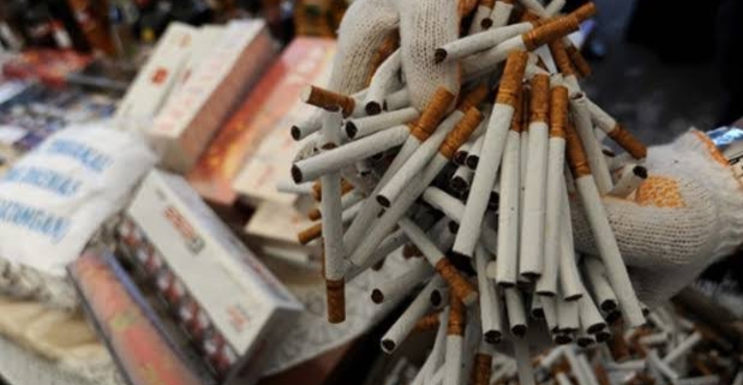 Ditreskrimsus Polda Riau Grebek Gudang Rokok Ilegal di Pekanbaru