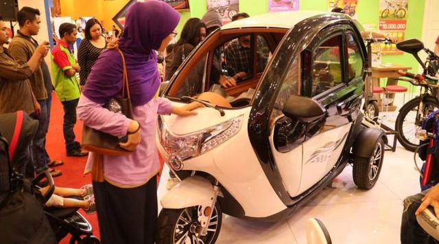Motor Roda Tiga Listrik, Cocok buat Emak-Emak Keliling Komplek