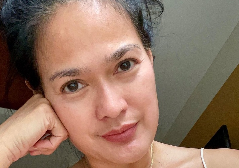 Selfie Donna Harun, Tetap Cantik di Usia Setengah Abad