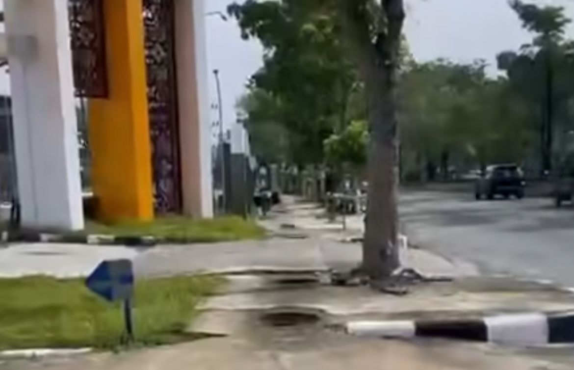 Besi Penutup Drainase di Depan RCH Hilang, Ini Kata Plt Kadispar