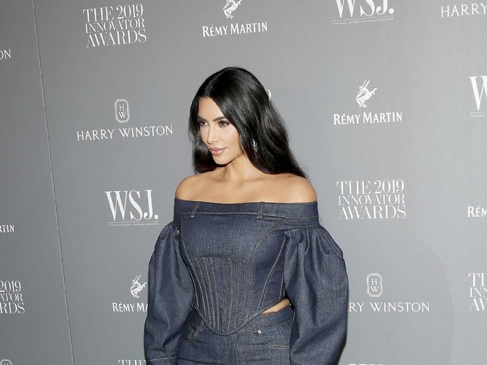 Wah! Kim Kardashian Punya Kolam Renang Rp 686 Juta, Tapi Belum Pernah Dipakai