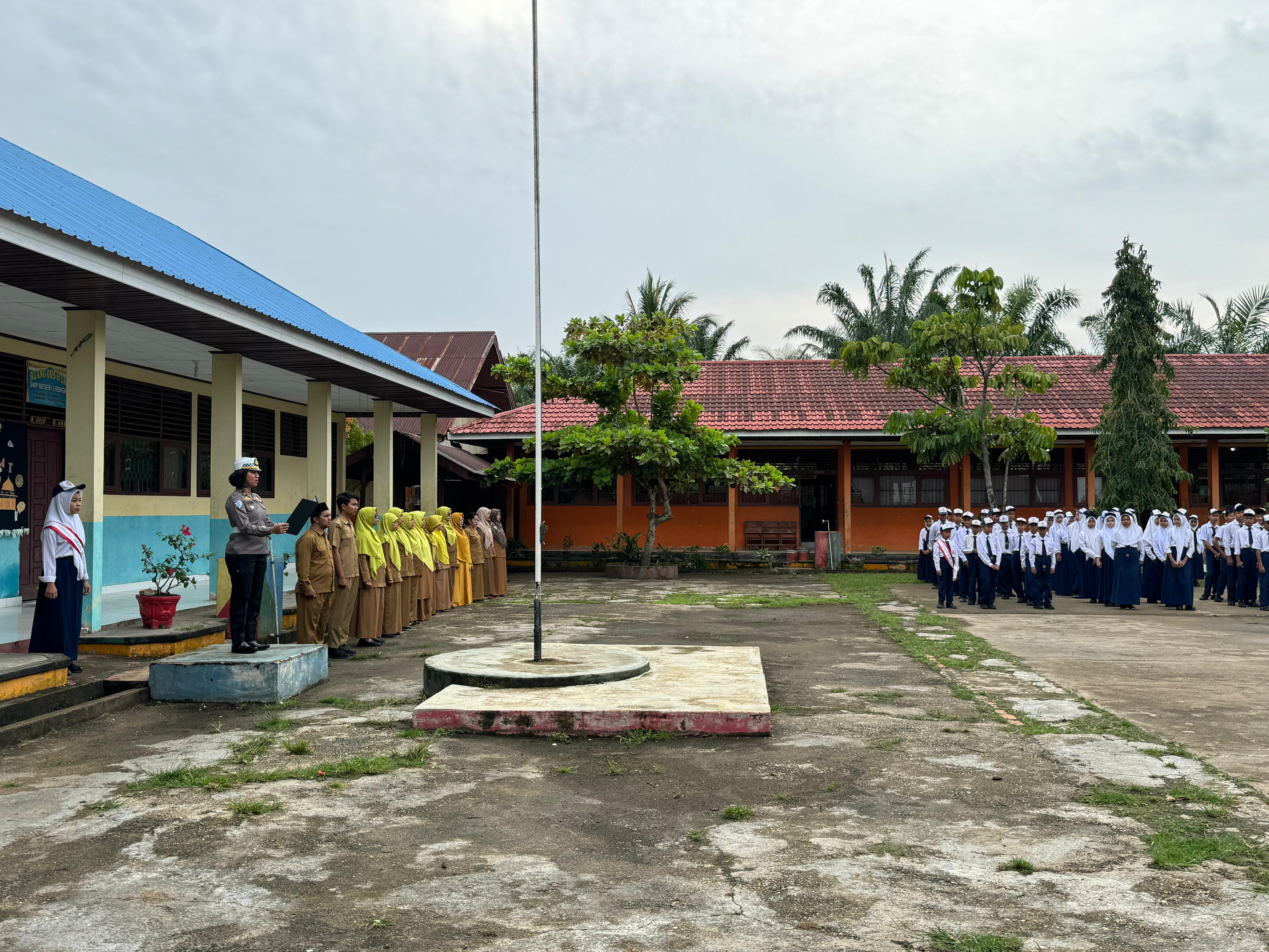 Police Go To School: Satlantas Polres Inhu Ingatkan Guru Aktif di Pilkada