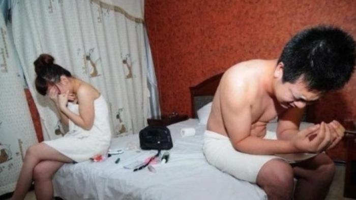 Terbangun Subuh Lihat Suami Tak Ada, Kepala Istri Terasa Pecah Lihat Kejadian di Kamar Adik Tiri