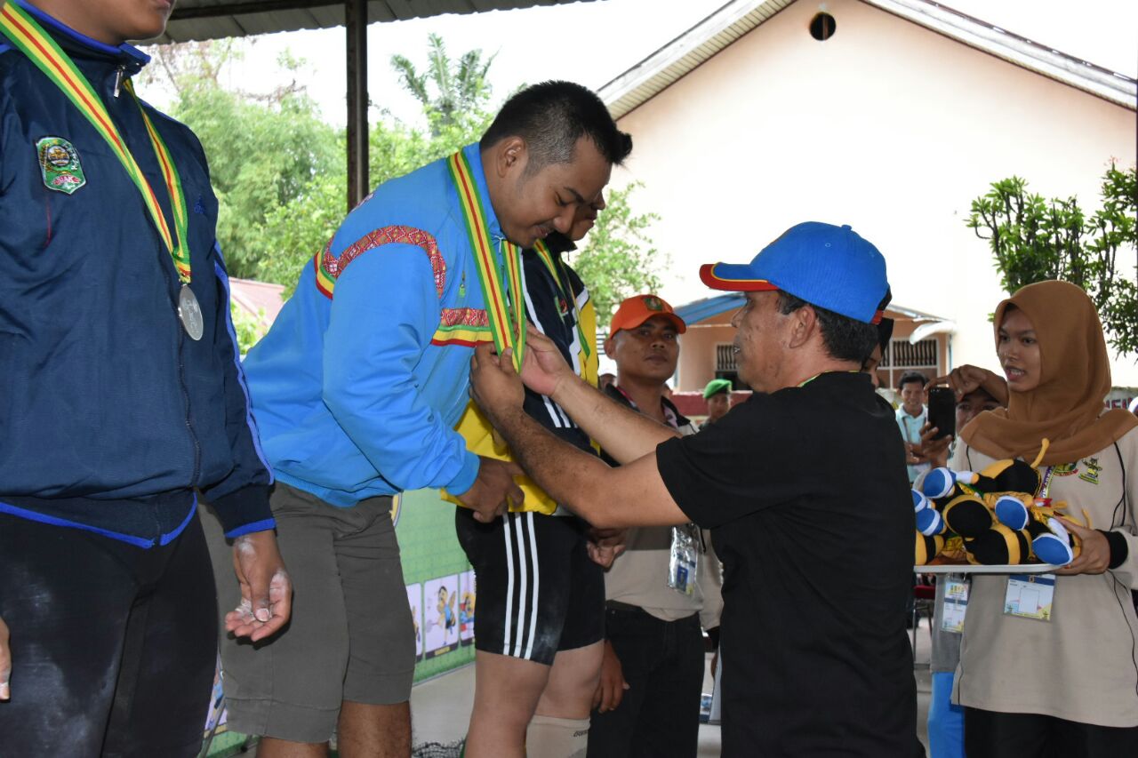 Mantap ! Atlet Renang Sumbang Emas Pertama Bengkalis di Poprov