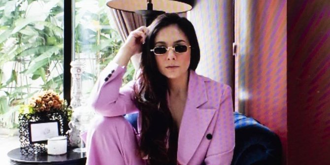 Wih.. Wajah Asli Wulan Guritno Tanpa Make Up, Netizen 'Seperti Anak SMA Baru Lulus'