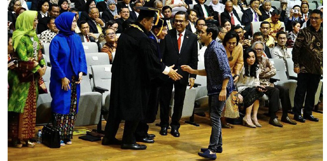 Pakaian Nadiem Terlalu Santai, Kemendikbud Sebut Pak Menteri Tidak Masuk Dalam Seremonial