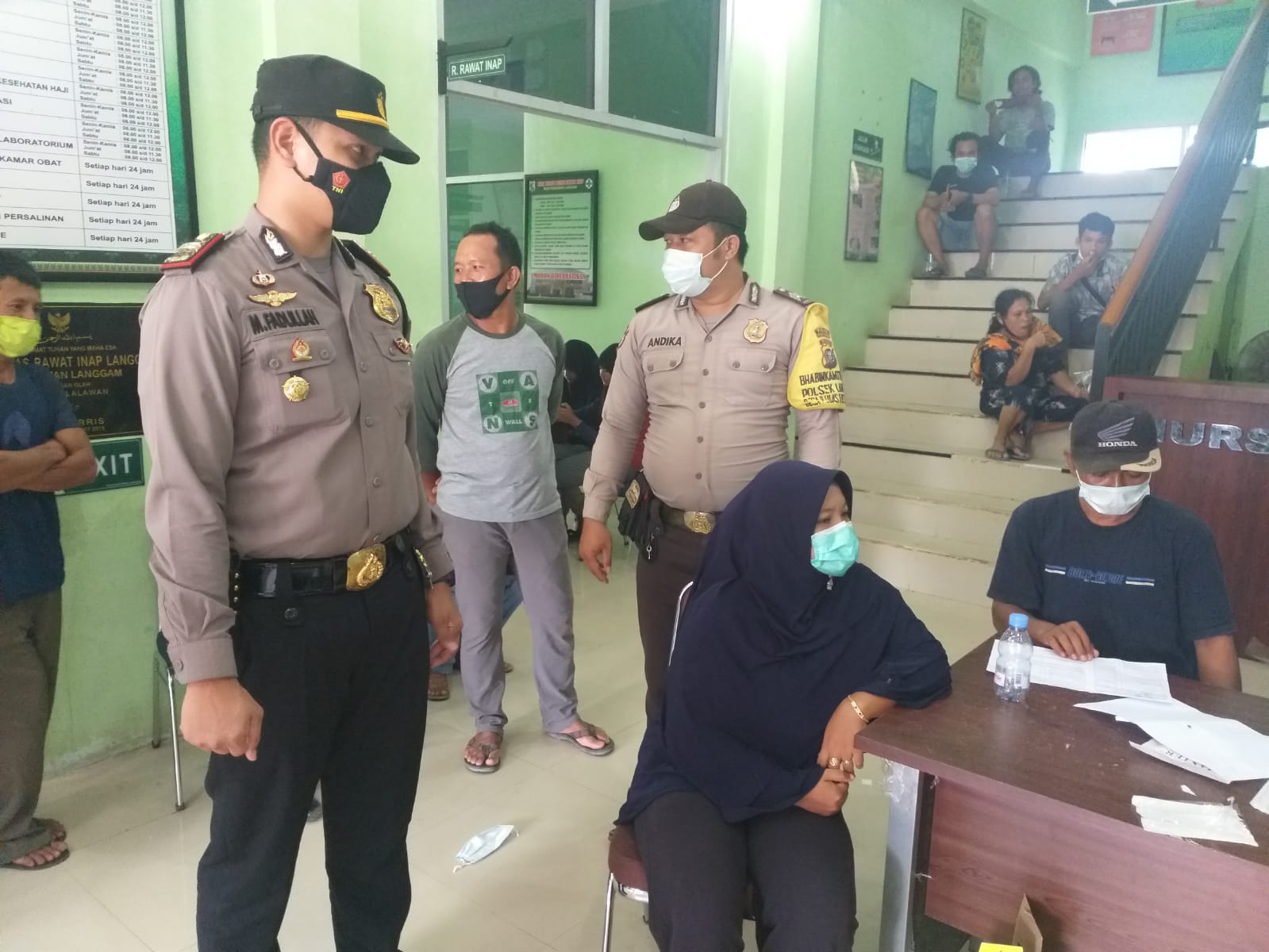 Tinjau Puskesmas, Kapolsek Langgam Pantau Jalannya Proses Vaksinasi Massal 