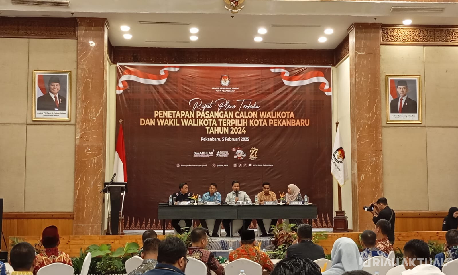 KPU Pekanbaru Resmi Tetapkan Agung-Markarius Sebagai Pasangan Walikota Terpilih, Tinggal Tunggu Pelantikan