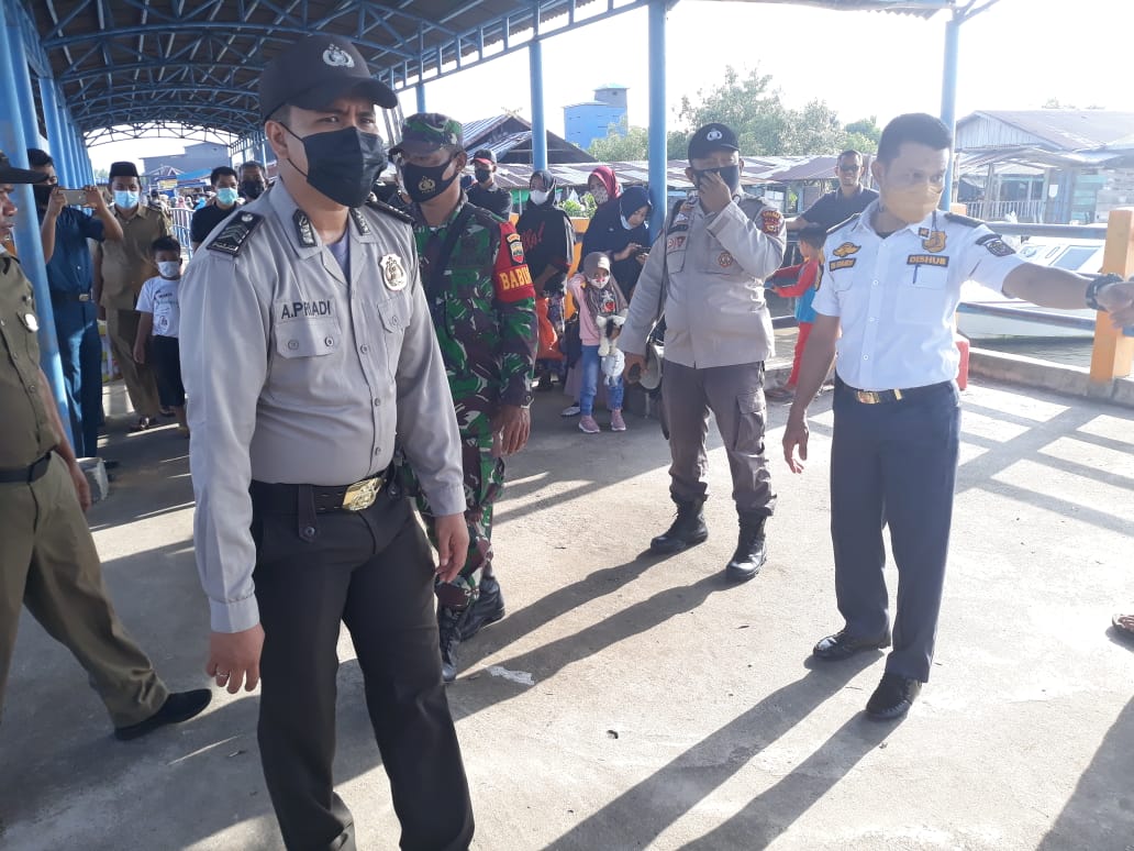 Polsek Kuala Kampar Pantau Penerapan Prokes Warga di Wilayah Pelabuhan