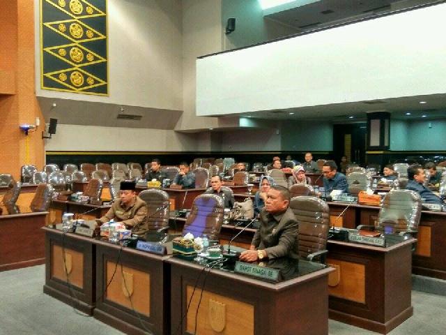 Sekretariat DPRD Pekanbaru Sibuk Persiapan Paripurna PAW, Kabag Persidangan Justru Dinas Keluar Kota