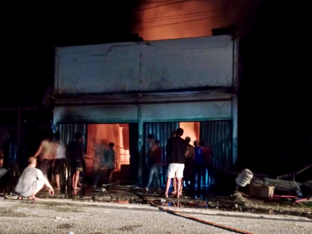 Minimarket di Kuansing Dilalap Api, Kerugian Capai Ratusan Juta