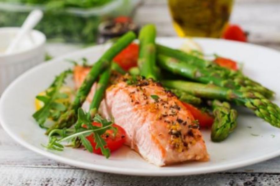 Ini Jenis Ikan yang Tidak Boleh Dimakan oleh Penderita Kolesterol