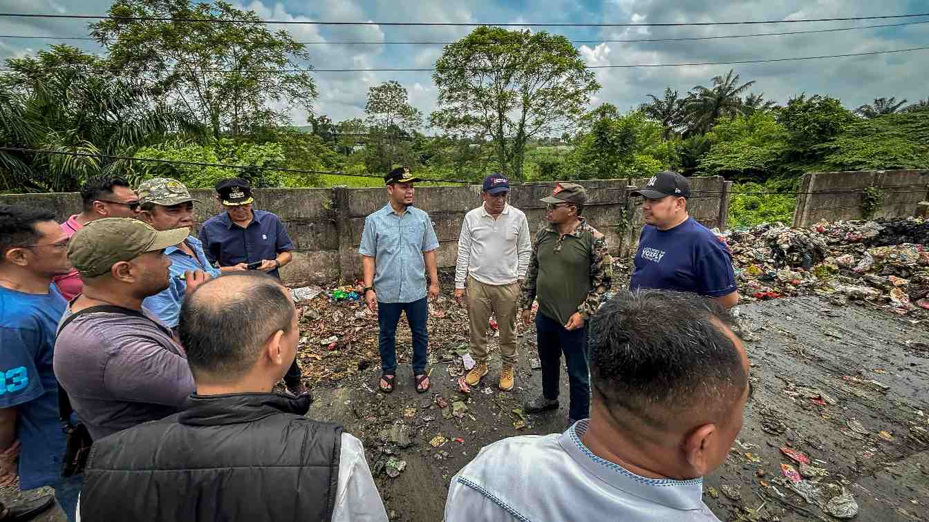 Hari Keempat Lebaran, Wali Kota Pekanbaru Pimpin Langsung Pembersihan Sampah