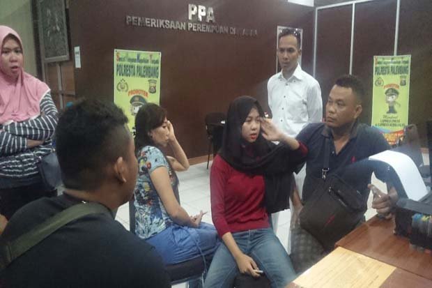 Hendak Kuliah, Mahasiswi Cantik Ini Dirampok Pengemudi Taksi Online