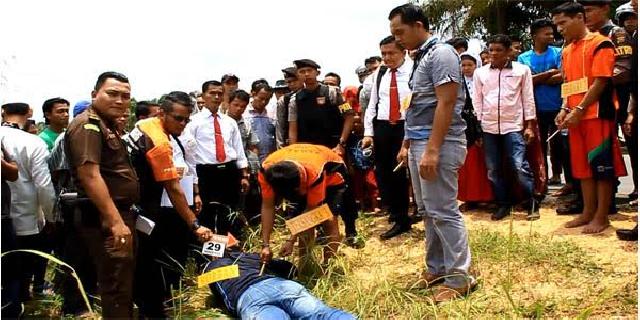 Polres Rohul Gelar Rekontruksi Pembunuhan Warga Nias di Dua Lokasi