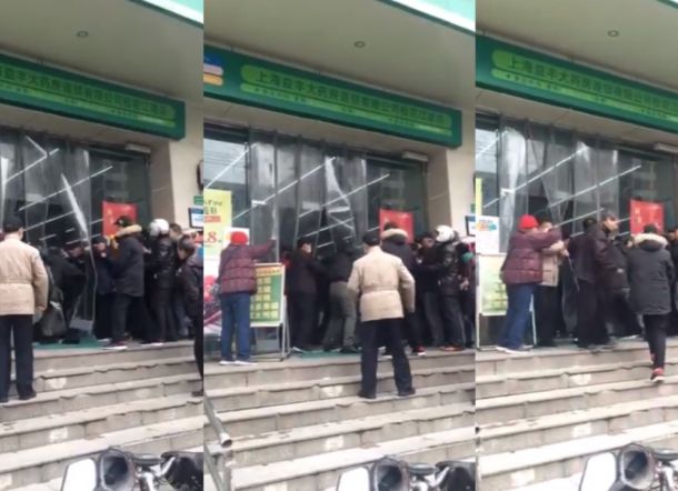 Corona Terus Menyebar, Warga China Baku Pukul Rebutan Masker yang Mulai Habis