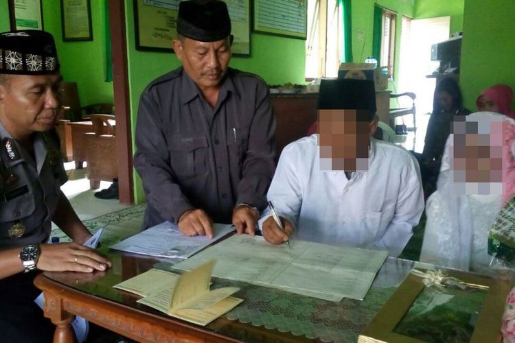 Malu Pulang, Pasangan yang Tepergok Mesum Menikah di Kantor Polisi