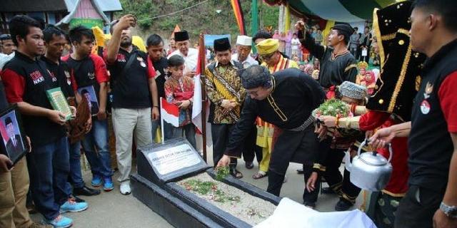 Upacara adat warnai peresmian makam Tan Malaka di Sumbar