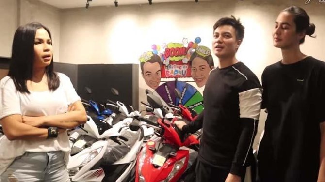 Gaji Fantastik yang Diperoleh Baim Wong, Melaney Melongo Lihat Ini di Kerajaan Bapau