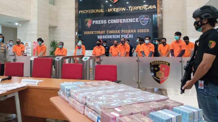 Ternyata Begini Cara Sindikat Pembobol Rp 21 M Masuk Akun Bank dan Grab