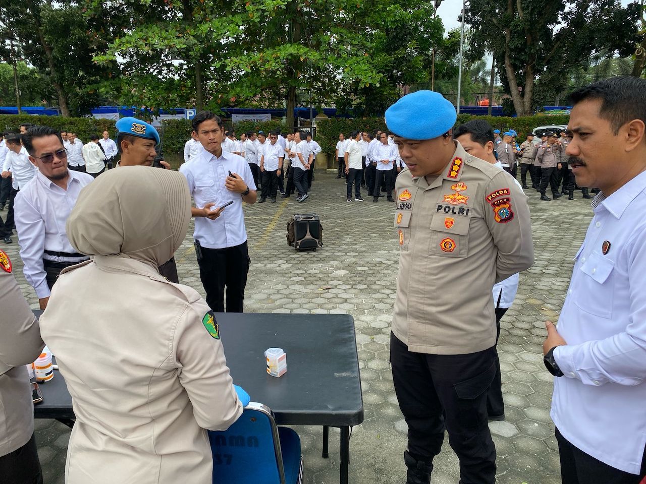 Tahanan Kabur, 12 Polisi Termasuk Kapolres Kampar Diperiksa Propam Polda Riau