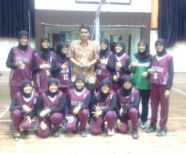 Tim Basket Putri MAN 1 Pekanbaru Juara II All Star Student Basketball and Dance Competition