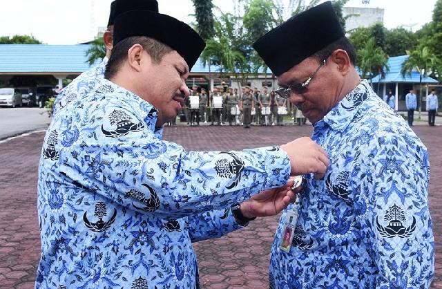 476 PNS Bengkalis Terima Penghargaan Satya Lencana