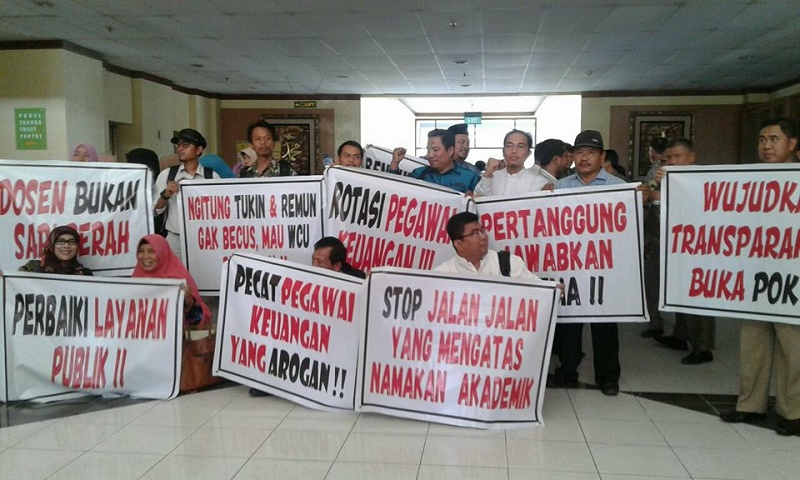 Parah, 22 Bulan Tunjangan Dosen Uin Suska Riau Tak Dibayarkan