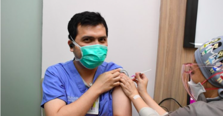 Vaksinasi Booster Hanya Buat Nakes