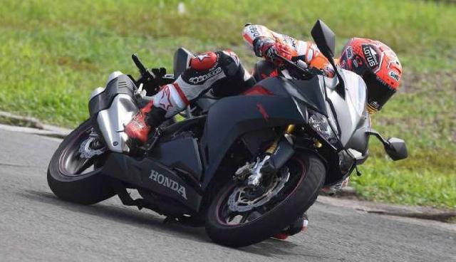 Mana yang Paling Laku, CBR250RR, Ninja 250 atau R25?