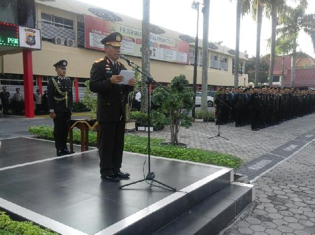 Brigjenpol Zulkarnain Pimpin Upacara di Mako Polda Riau