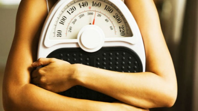 Ingin Turunkan Berat Badan? Minum Dua Air Detoksifikasi Ini