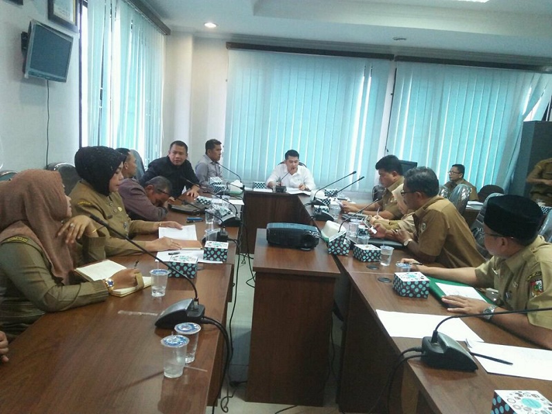 Hearing Bersama Komisi III, Disdik Pekanbaru Berencana Ajukan Bantuan Rp 5 M Untuk SMP N 4 yang Terb