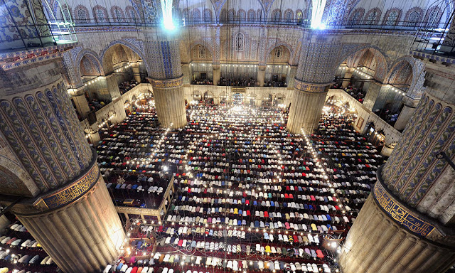 9 Keistimewaan Hari Jumat dan Amalan yang Harus Dilaksanakan Saat Hari Jumat