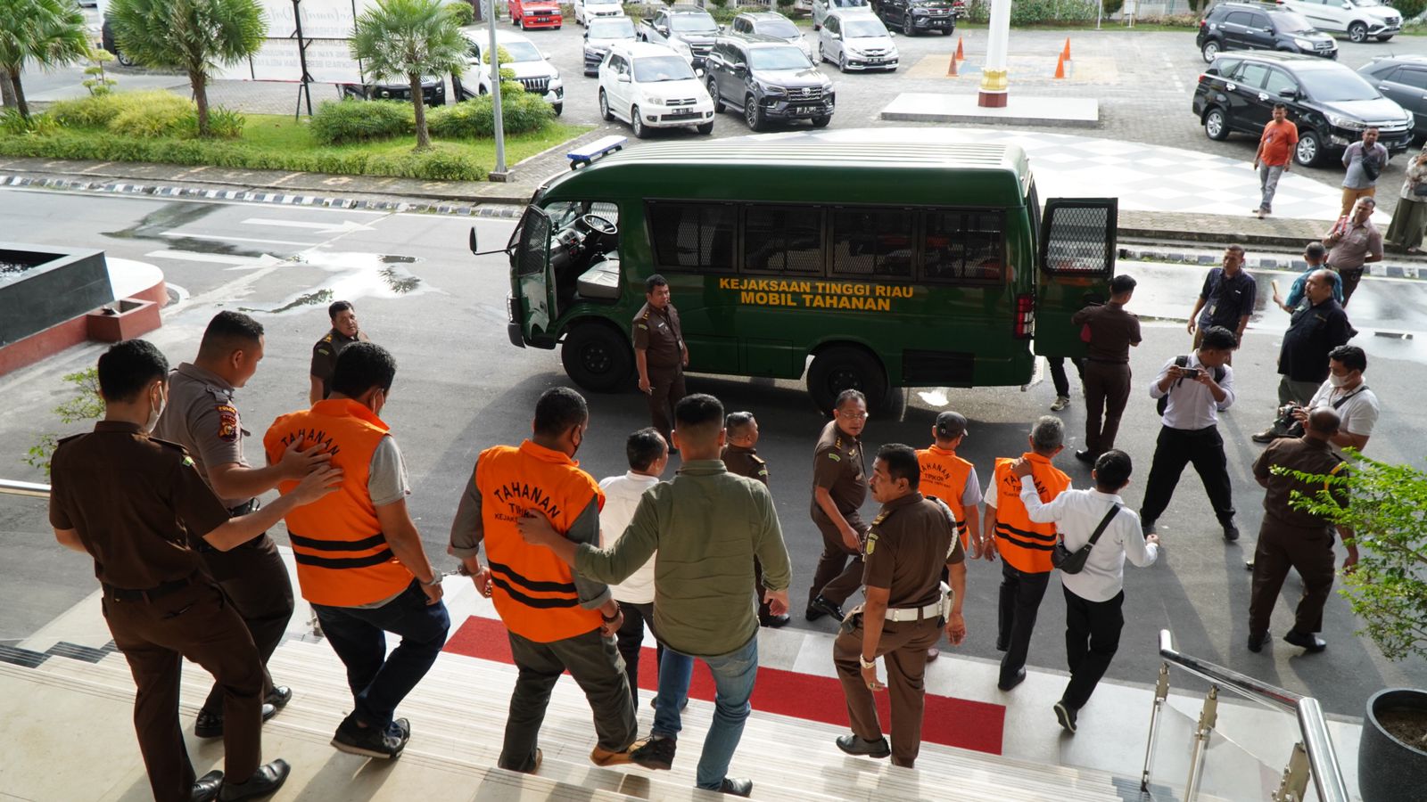 Penyidik Pidsus Kejati Riau Tetapkan 4 Tersangka Korupsi Pembangunan Masjid Raya Pekanbaru