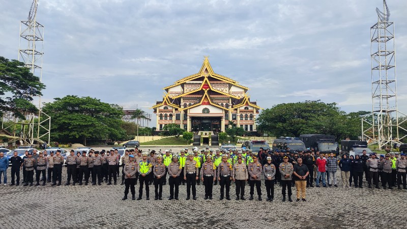 Kombes Taufik Pimpin Show of Force Patroli Skala Besar ke Gereja di Pekanbaru