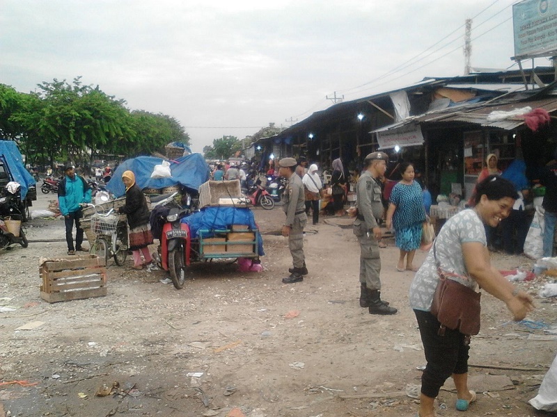 Membandel, Satpol PP Pekanbaru Kembali Tertipkan Puluhan Lapak PKL Pasar Arengka