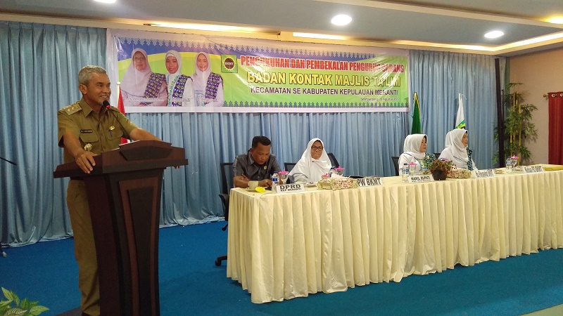 Wakil Bupati Hadiri Pengukuhan dan Pembekalan Pengurus BKMT Meranti